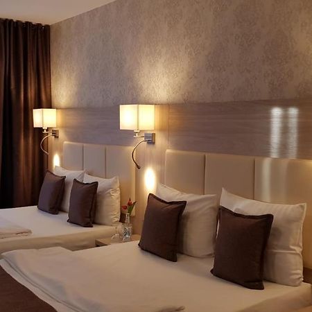 Hotel Budapester Hof Хамбург Екстериор снимка