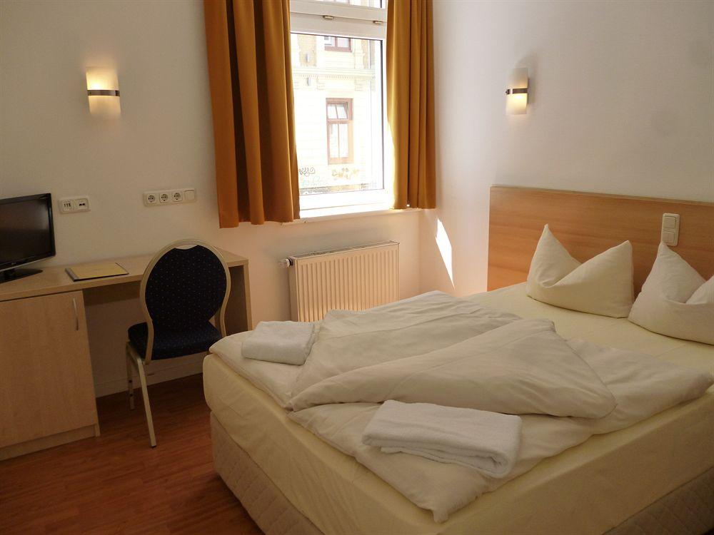 Hotel Budapester Hof Хамбург Екстериор снимка