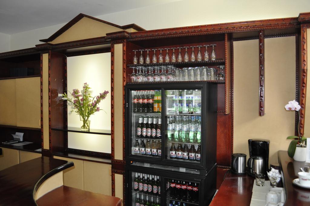 Hotel Budapester Hof Хамбург Екстериор снимка