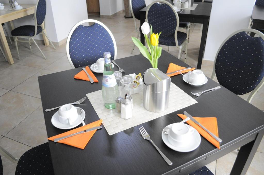 Hotel Budapester Hof Хамбург Екстериор снимка
