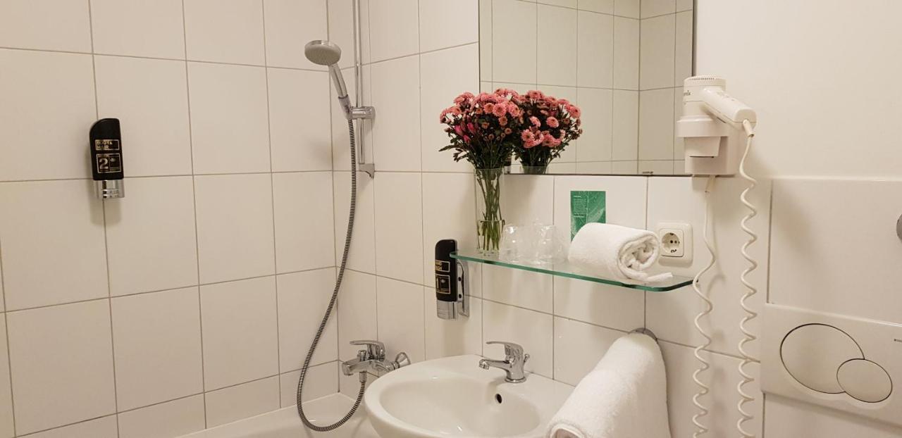 Hotel Budapester Hof Хамбург Екстериор снимка